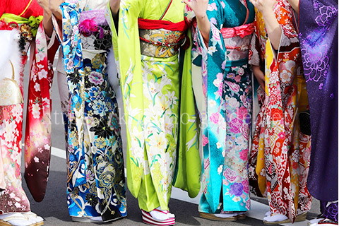 流行りの柄と古典柄では買取価格が違う?